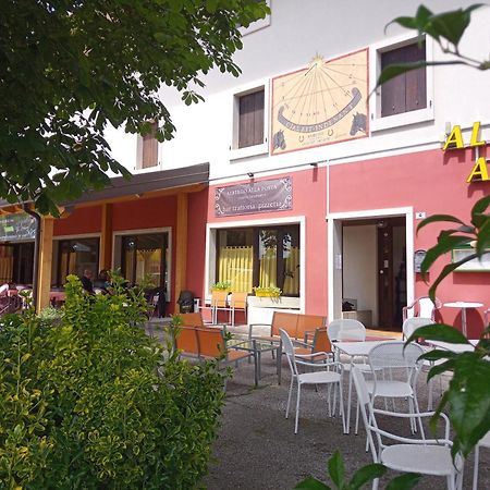 Albergo Alla Posta Anduins Kültér fotó
